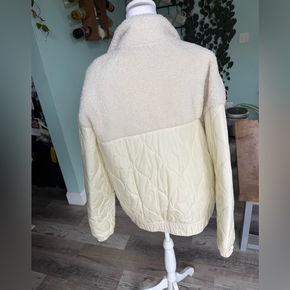 Universal Thread Women’s Cream Sherpa Full Zip Quilted Jacket Plus Size M NEW - Picture 4 of 6